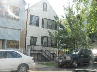 4417 Wood St, Chicago, IL 60609-3293