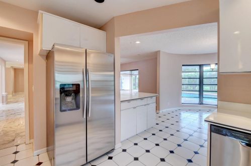 6926 Grande Dr, Boca Raton FL 33433-2735 exterior