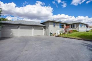106 Heather Ln, Wenatchee WA  98801-9644 exterior