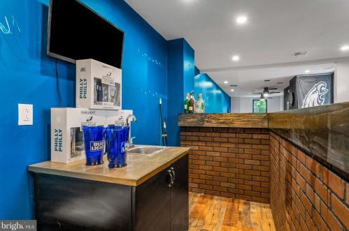 2652 Alder St, Philadelphia PA 19148-4908 exterior