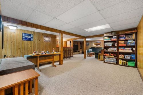 53 Marjorie Ln, Vernon CT 06066-4008 exterior