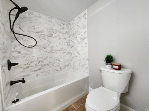 222 Thorpe Ave, Meriden CT  06450-9206 exterior