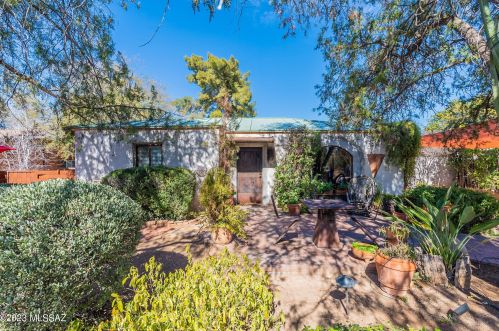 2617 La Cienega Dr, Tucson, AZ 85716-1545