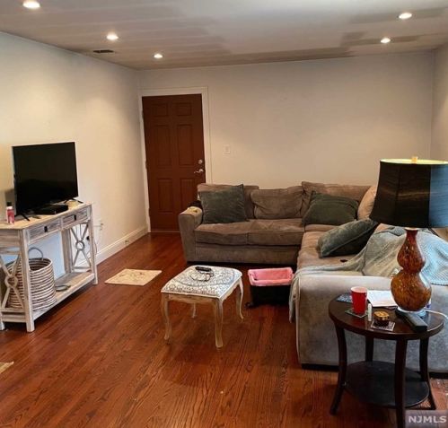 127 Rock Rd, Paterson NJ  07506-1521 exterior