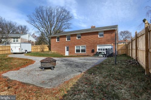 1131 Hermosa Ave, Lancaster PA 17601-1526 exterior