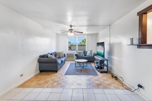 75 238th St, Bronx, NY 10463-4239