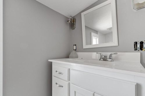 1415 Hazel St, Saint Paul MN 55119-4219 exterior