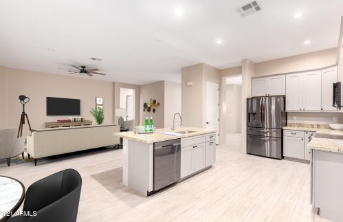 44829 3 St, Phoenix AZ 85004-2071 exterior