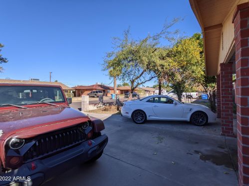 4225 Cavalier Dr, Phoenix AZ 85017-1727 exterior