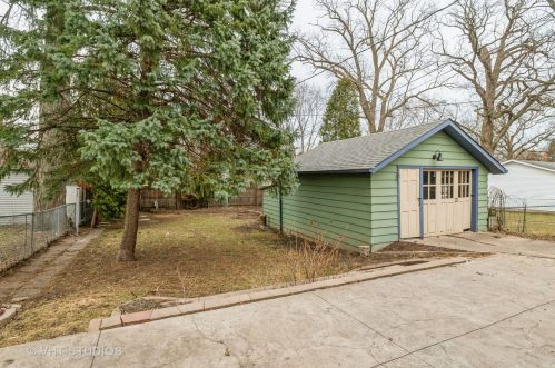 1517 Hickory St, Waukegan IL 60085-1942 exterior