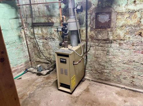 519 Hartford Pike, Killingly CT 06241-1504 exterior