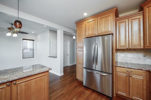 7854 Cressett Dr, Chicago IL 60707-1340 exterior