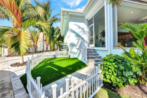 2654 Shoreview Dr, Naples FL 34112-5840 exterior