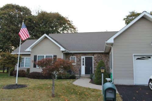 109 Russell Ct, Hackettstown, NJ 07840-1784