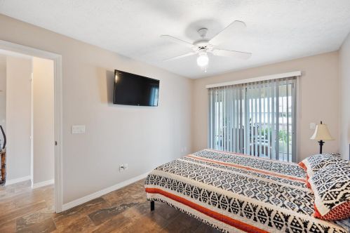 451 Raymond Ln, Fort Pierce FL  34983-1131 exterior