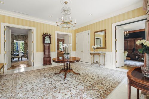 26 Andrews Farm Rd, Greenwich CT 06831-3100 exterior