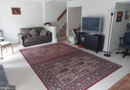 1951 Hickory Hill Ln, Silver Spring, MD 20906-5810