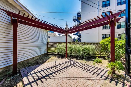 1227 46th St, Chicago IL  60653-4791 exterior