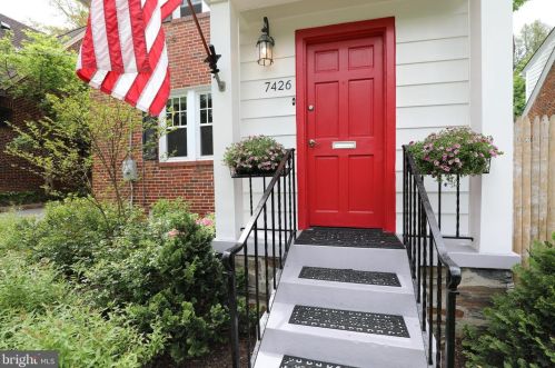 7426 Piney Branch Rd, Silver Spring MD 20901-4352 exterior