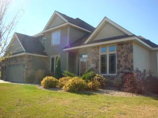 3656 Mahle Ln, Saint Paul MN  55125-6700 exterior