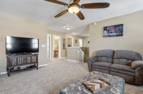 924 Neufairfield Dr, Joliet IL 60432-0736 exterior