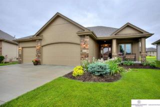 18411 Cuming Cir, Omaha, NE 68022-1659