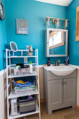 6613 Dodge Pl, Milwaukee WI  53220-1329 exterior