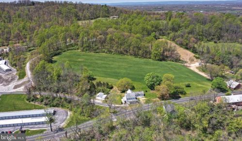 795 Abbottstown Pike, Hanover PA 17331-8235 exterior