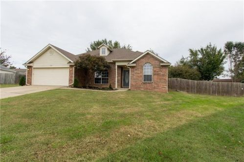 1636 Oxford Pl, Springdale, AR 72764-6986