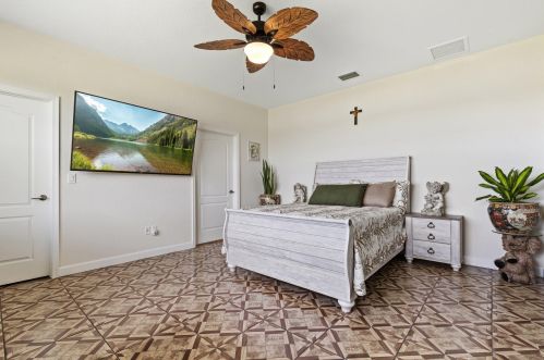 881 Bent Creek Dr, Fort Pierce FL  34947-1326 exterior