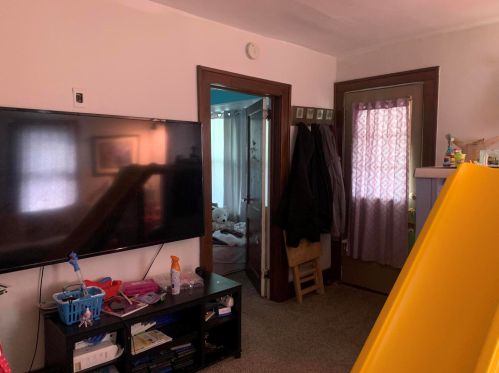 1319 Muskegon Ave, Grand Rapids MI 49504-3122 exterior