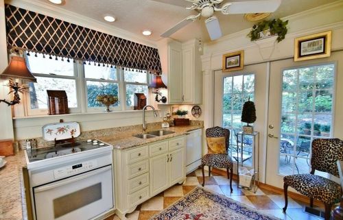 882 Memorial Dr, Gainesville GA 30501-2333 exterior