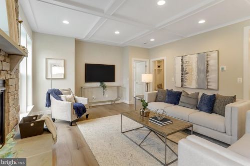 920 Darton Dr, Alexandria VA 22308-2021 exterior