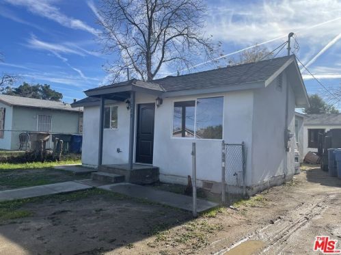 1229 Jeffrey St, Bakersfield, CA 93305-2828