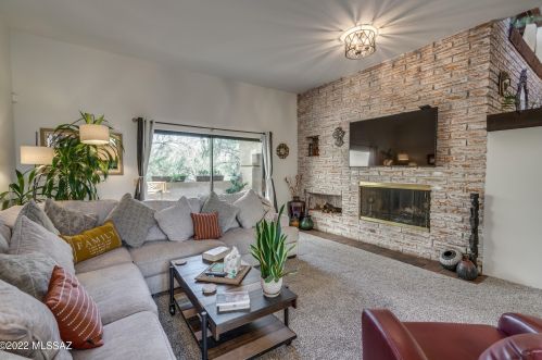 840 Placita Del Mirador, Tucson AZ  85718-1957 exterior