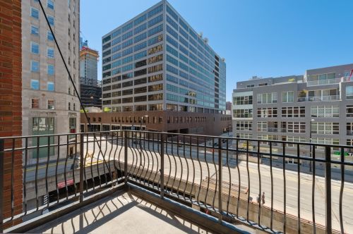 333 Hubbard St, Chicago IL  60654-4923 exterior