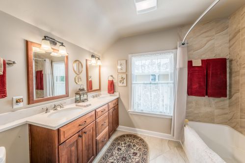 2611 Pasadena Blvd, Milwaukee WI 53226-1950 exterior