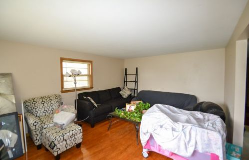 7706 Congress St, Milwaukee, WI 53218-5350