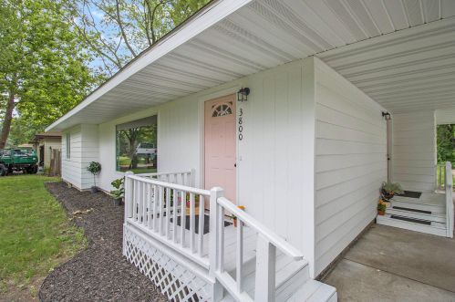 3800 Molly Blvd, Meskegon, MI 49444-4038