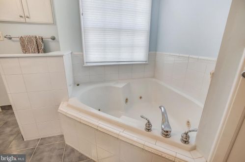 311 Kentucky Ave, Alexandria VA 22305 exterior