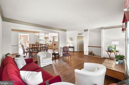 10960 Bloomingdale Dr, Rockville, MD 20852-5550