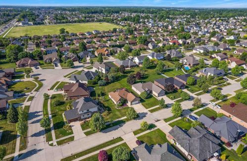 21855 Town Gate Dr, Macomb Township MI 48044-3791 exterior