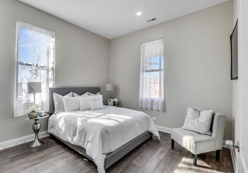 2718 Monroe St, Chicago IL 60624-2661 exterior