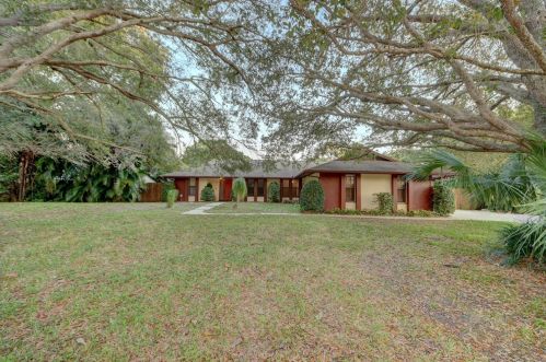 5406 Palmetto Dr, Fort Pierce FL 34982-7481 exterior