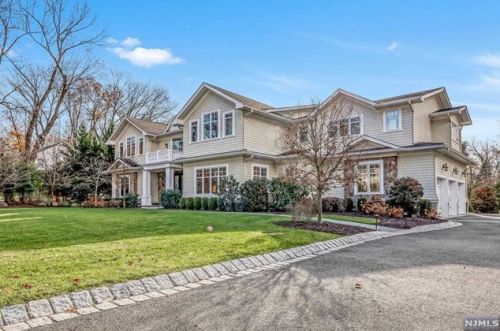 129 Pine Ter, Demarest, NJ 07627-1307