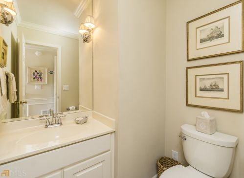 7710 Dunvegan Close, Atlanta GA 30350-5504 exterior