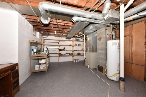 8006 Lisbon Ave, Milwaukee WI 53208-2052 exterior