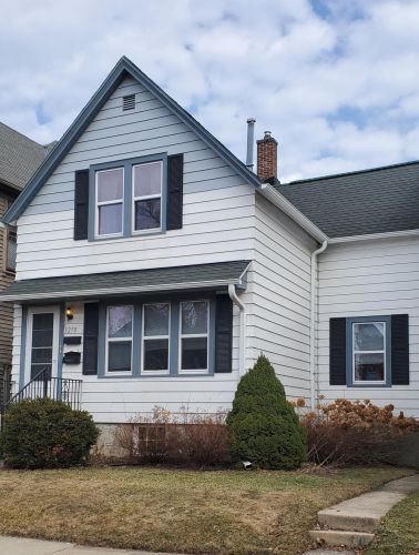 3250 Newhall St, Milwaukee WI 53211-3042 exterior