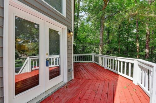 689 Lake Dr, Lithonia GA  30039-6683 exterior