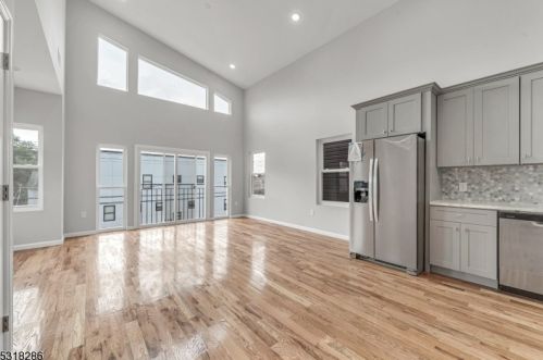 393 9 St, Newark NJ 07107-1907 exterior